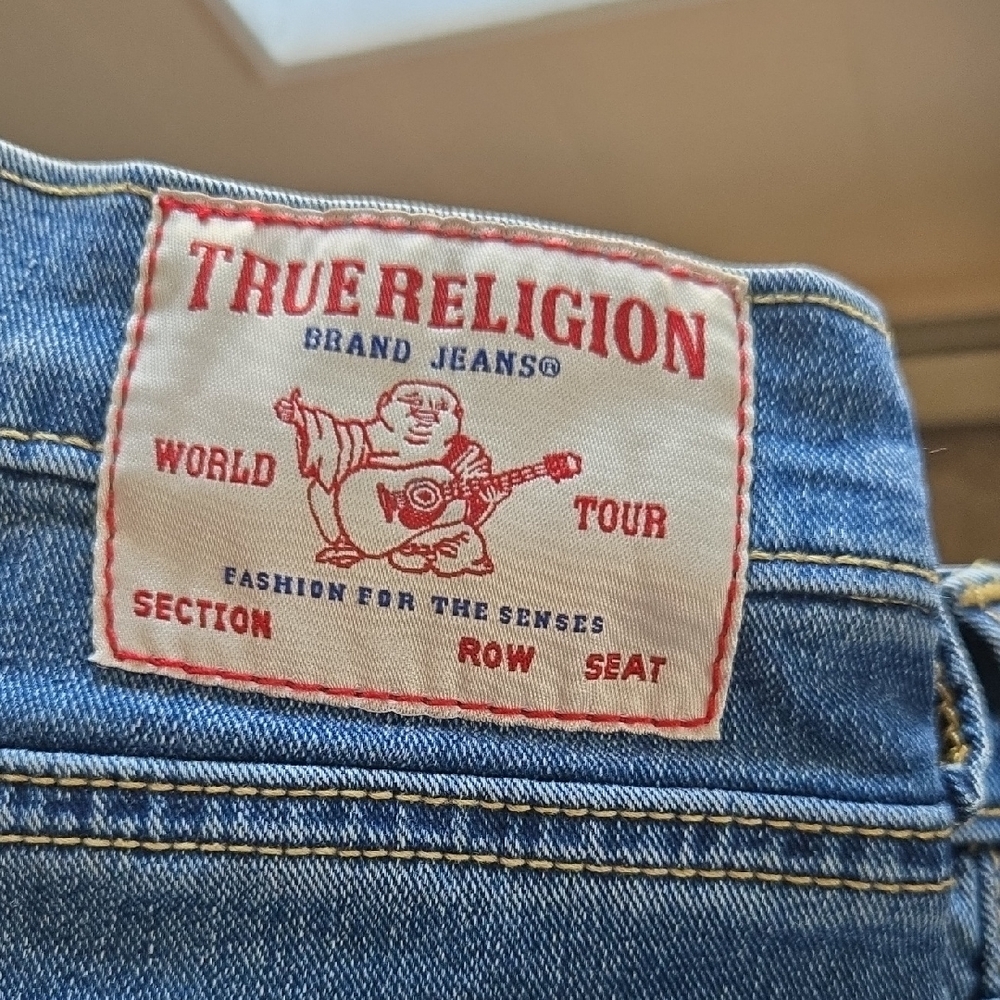 True Religion Classic Blue Jeans - Picture 2 of 3